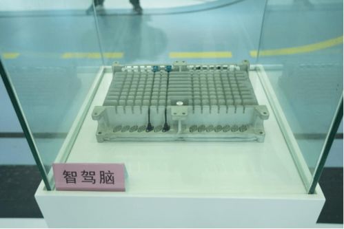 長沙網絡安全與智能制造大會開幕，行深智能攜“無人車家族”震撼亮相，展現智能控制系統集成新高度